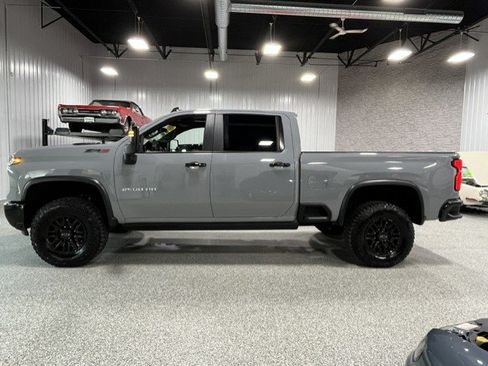 Certified 2024 Chevrolet Silverado 2500 ZR2 w/ Technology Package AWD/4WD image 2