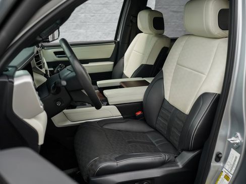 Used 2024 Toyota Sequoia Capstone image 22