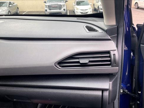 Used 2024 Subaru Crosstrek 2.5i Limited image 17