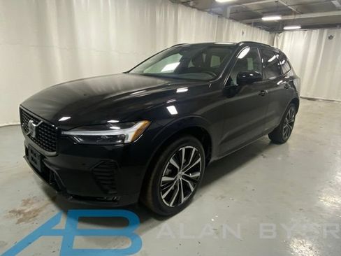 Used 2023 Volvo XC60 B5 Plus AWD/4WD image 1