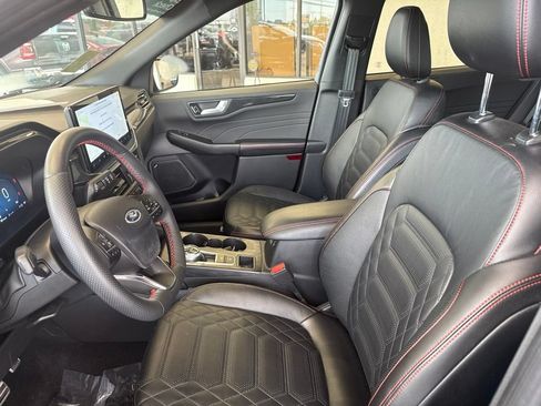 Used 2023 Ford Escape ST-Line Elite w/ Premium Technology Package AWD/4WD image 13