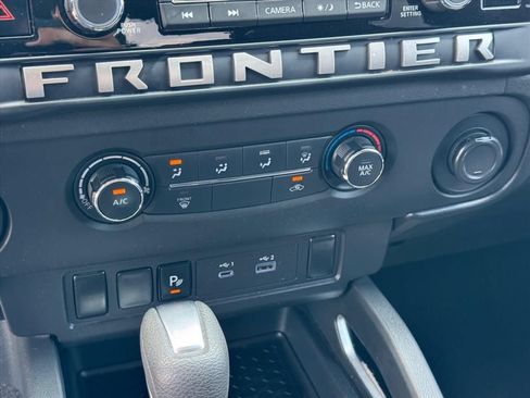 Certified 2025 Nissan Frontier SV RWD image 21