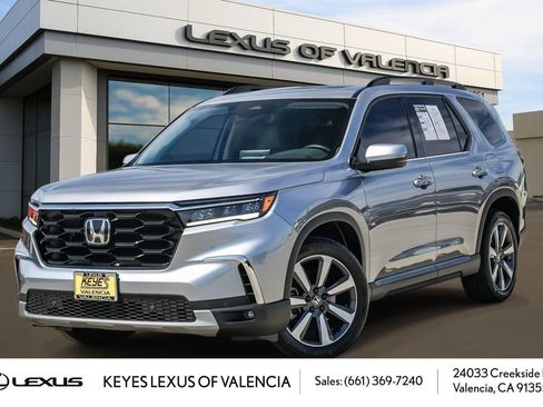 Used 2023 Honda Pilot Touring image 1