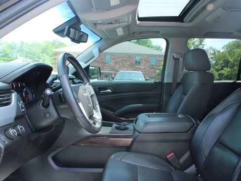Used 2019 GMC Yukon SLT w/ Open Road Package AWD/4WD image 13
