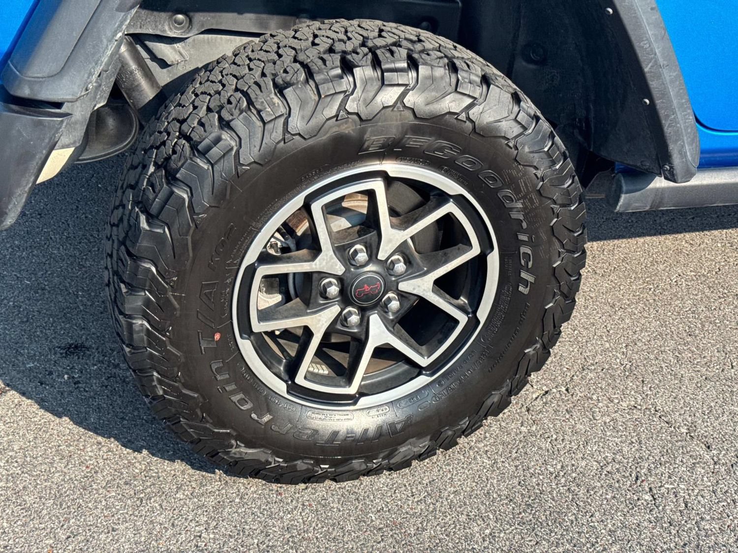 Used 2025 Jeep Wrangler Unlimited Rubicon w/ Convenience Group AWD/4WD image 14