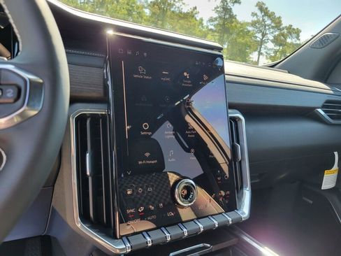 New 2026 GMC Acadia Denali w/ Super Cruise Package image 19