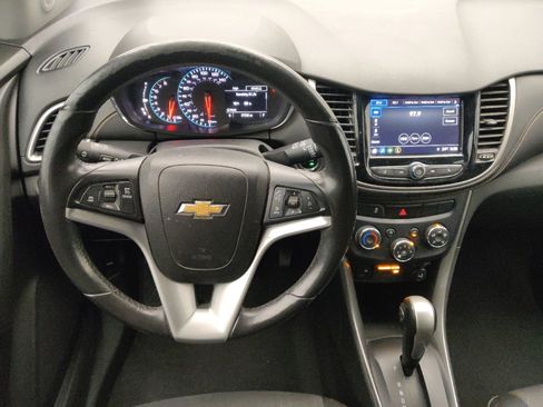 Used 2018 Chevrolet Trax LT w/ LT Convenience Package image 22