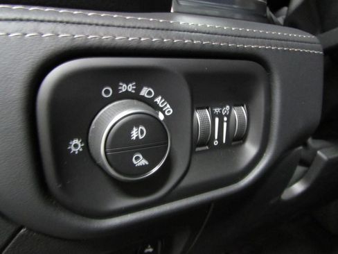 Used 2020 RAM 1500 Limited AWD/4WD image 24