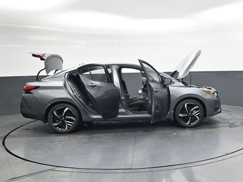 New 2025 Nissan Versa SR w/ Trunk Package image 41