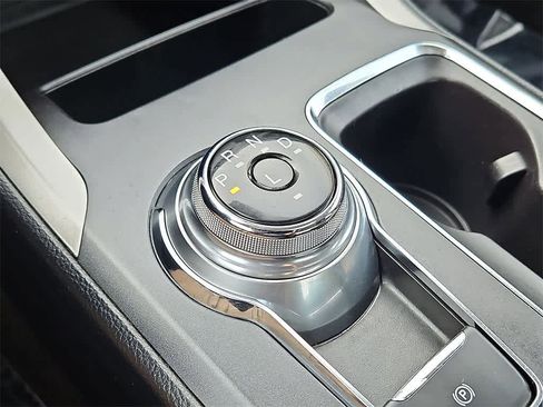 Used 2020 Ford Fusion SE image 15