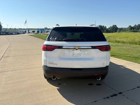 Used 2023 Chevrolet Traverse LT FWD image 5