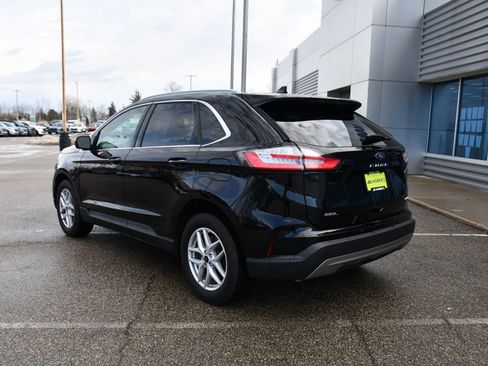 Used 2024 Ford Edge SEL w/ Convenience Package image 4