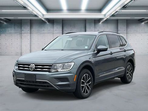 Used 2021 Volkswagen Tiguan SE w/ Panoramic Sunroof Package image 1