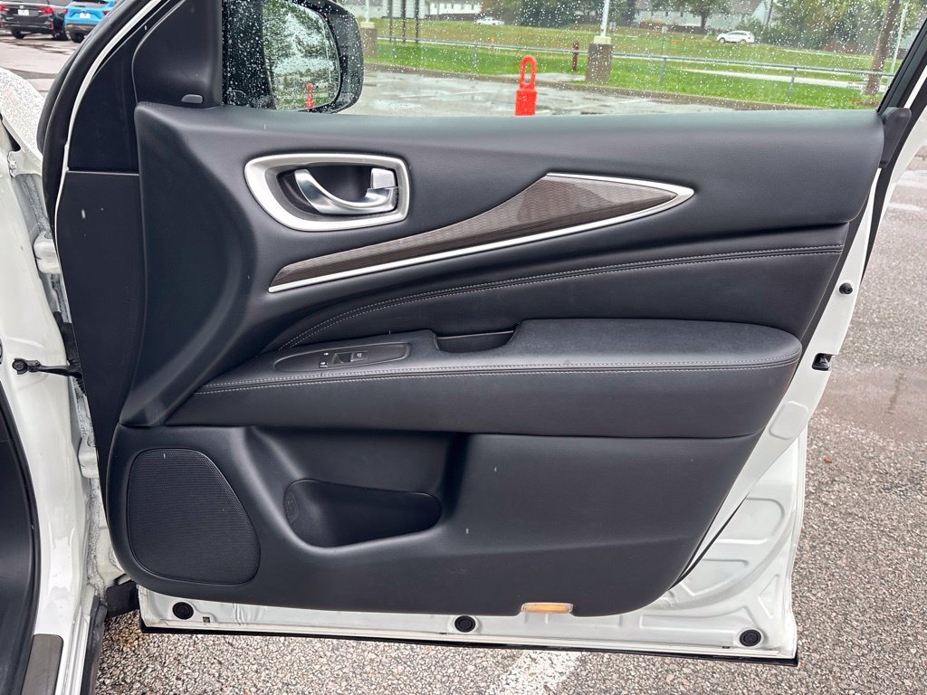 Used 2020 INFINITI QX60 Luxe w/ Essential Package FWD image 27