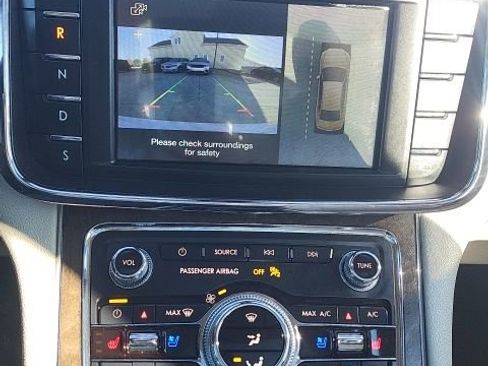 Used 2018 Lincoln Continental Reserve AWD/4WD image 6