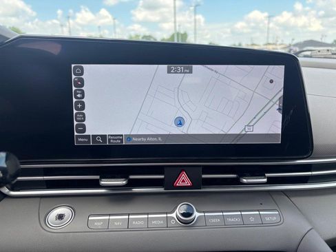 Used 2024 Hyundai Elantra SEL FWD image 19