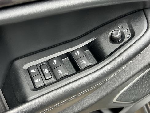 Used 2021 Jeep Grand Cherokee L Laredo image 16