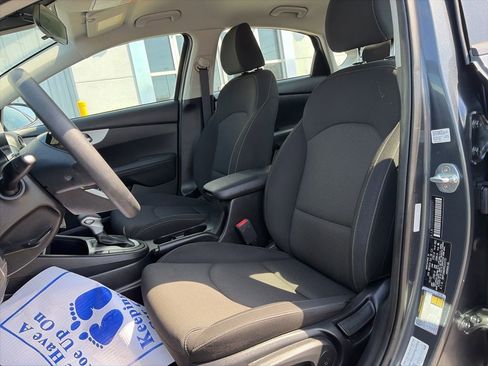 Used 2023 Kia Forte LXS image 11