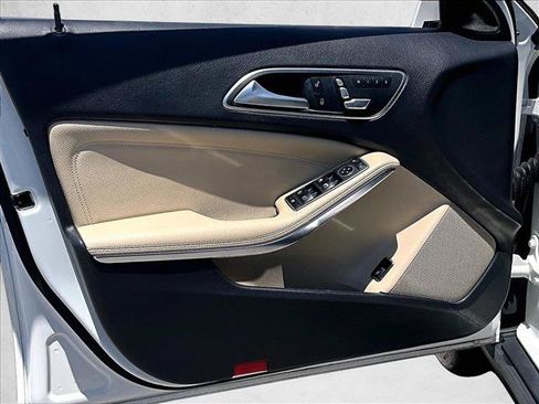 Used 2020 Mercedes-Benz GLA 250 image 18