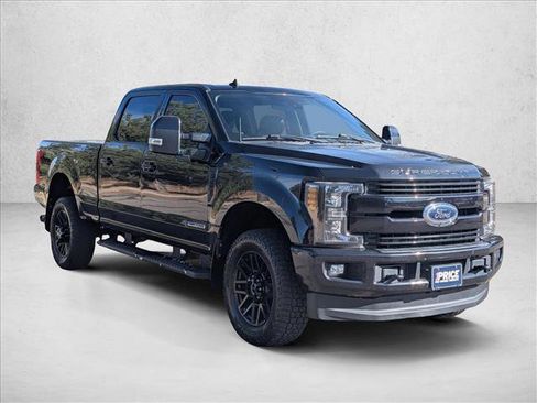 Used 2019 Ford F250 Lariat w/ Lariat Ultimate Package image 3