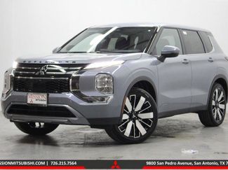 New 2026 Mitsubishi Outlander SE video 1