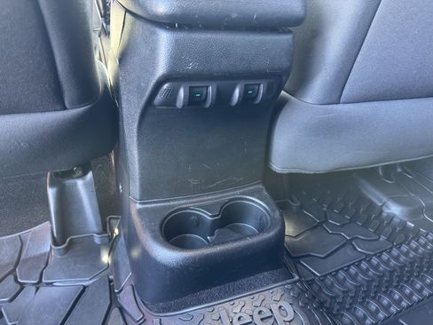 Used 2012 Jeep Wrangler Unlimited Sport AWD/4WD image 14