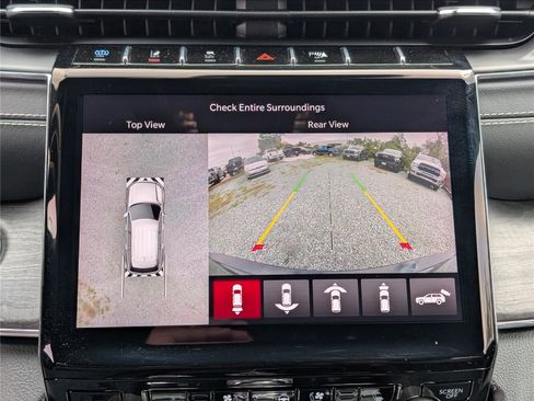 Used 2023 Jeep Grand Cherokee Overland w/ Advanced Protech Group III image 30