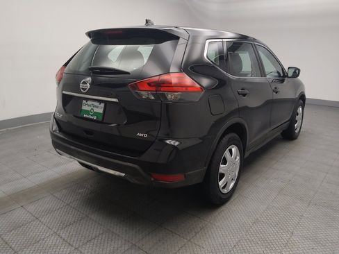 Used 2017 Nissan Rogue S AWD/4WD image 9