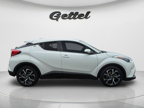 Used 2019 Toyota C-HR Limited FWD image 4