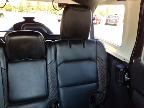 Used 2022 Jeep Wrangler Unlimited Sahara AWD/4WD image 15