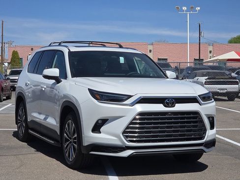 New 2026 Toyota Grand Highlander AWD Hybrid image 6
