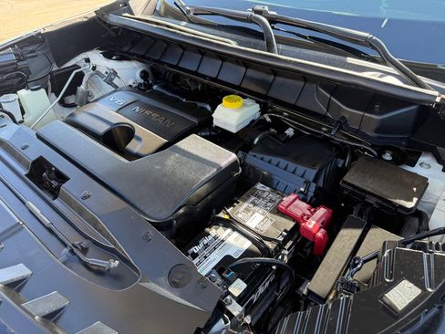Used 2022 Nissan Pathfinder SV FWD image 39