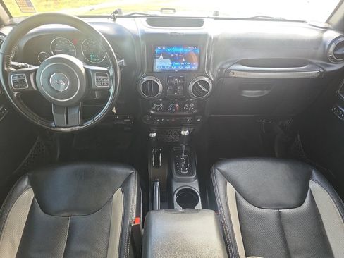 Used 2018 Jeep Wrangler Unlimited Sport S AWD/4WD image 9