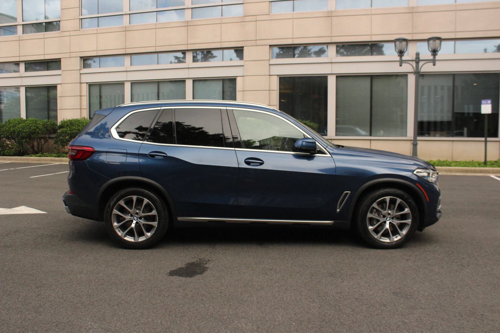 Used 2019 BMW X5 xDrive40i w/ Executive Package AWD/4WD image 6
