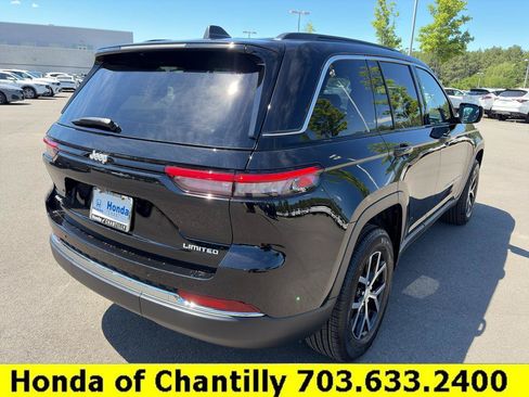 Used 2025 Jeep Grand Cherokee Limited w/ Trailer Tow Package AWD/4WD image 7