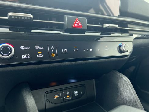 New 2026 Kia Sportage EX image 25