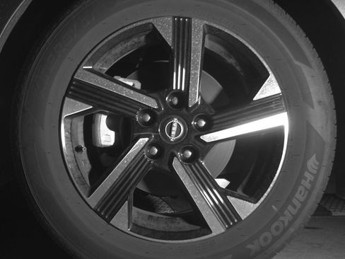 Used 2025 Nissan Sentra SV image 12