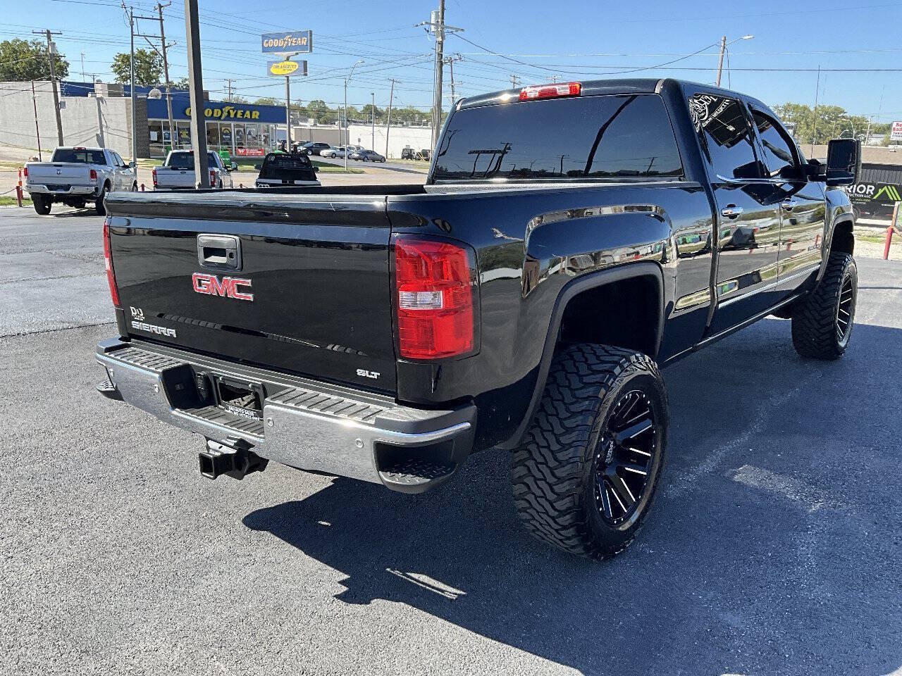Used 2015 GMC Sierra 2500 SLT w/ Duramax Plus Package AWD/4WD image 6