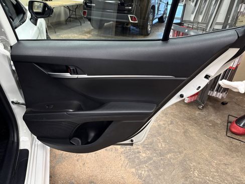 Used 2023 Toyota Camry SE w/ Convenience Package image 18