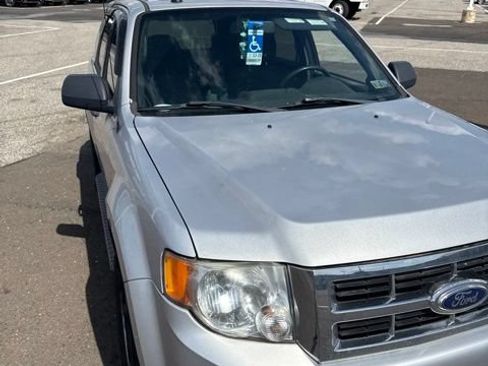 Used 2010 Ford Escape XLT AWD/4WD image 7