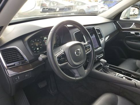 Used 2018 Volvo XC90 T6 Momentum w/ Convenience Package image 8