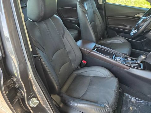 Used 2017 MAZDA MAZDA3 Grand Touring w/ Premium Equipment Package FWD image 11