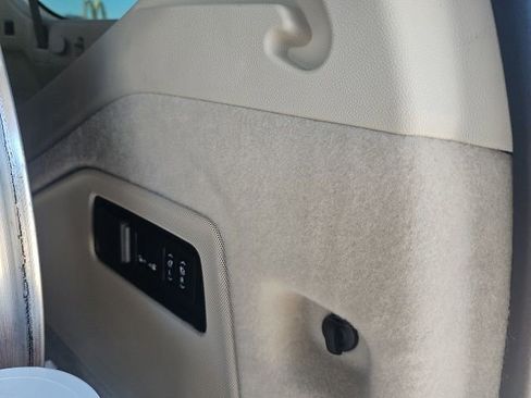 Used 2024 Cadillac Escalade ESV Premium Luxury Platinum image 6