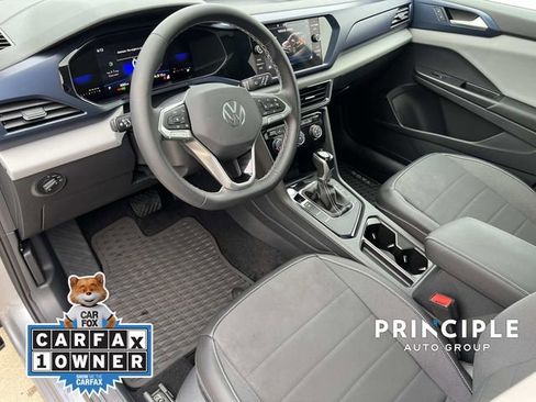 Used 2023 Volkswagen Taos SE w/ Panoramic Sunroof Package image 15