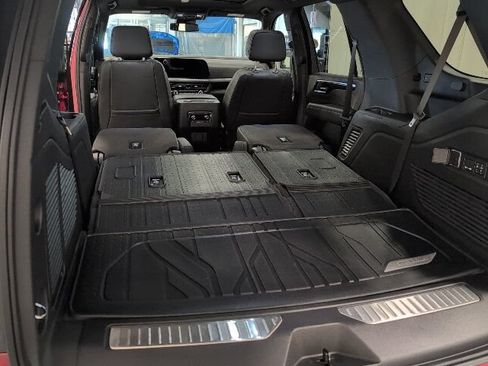 Used 2025 Chevrolet Tahoe RST w/ Comfort Package AWD/4WD image 25