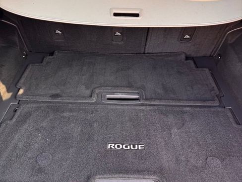 Used 2021 Nissan Rogue Platinum FWD image 14