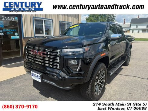 Used 2025 GMC Canyon Denali AWD/4WD image 1