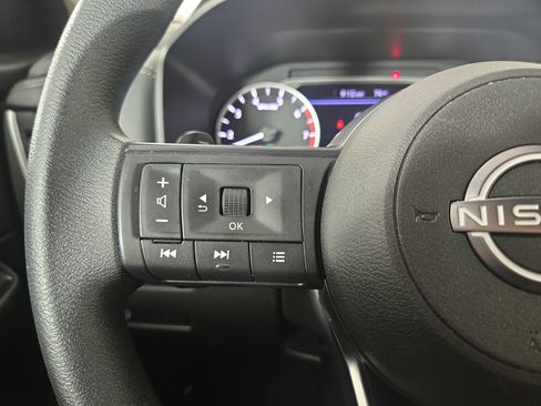 Used 2024 Nissan Rogue S AWD/4WD image 15