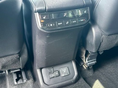 Certified 2025 Toyota Highlander Platinum AWD/4WD image 45