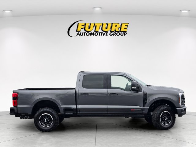 Used 2026 Ford F350 Platinum w/ Tremor Off-Road Package AWD/4WD image 3